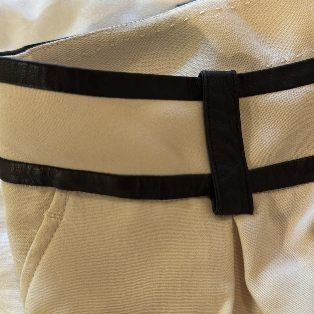 Alice + Olivia Cady Shorts 6 - Picture 8 of 8